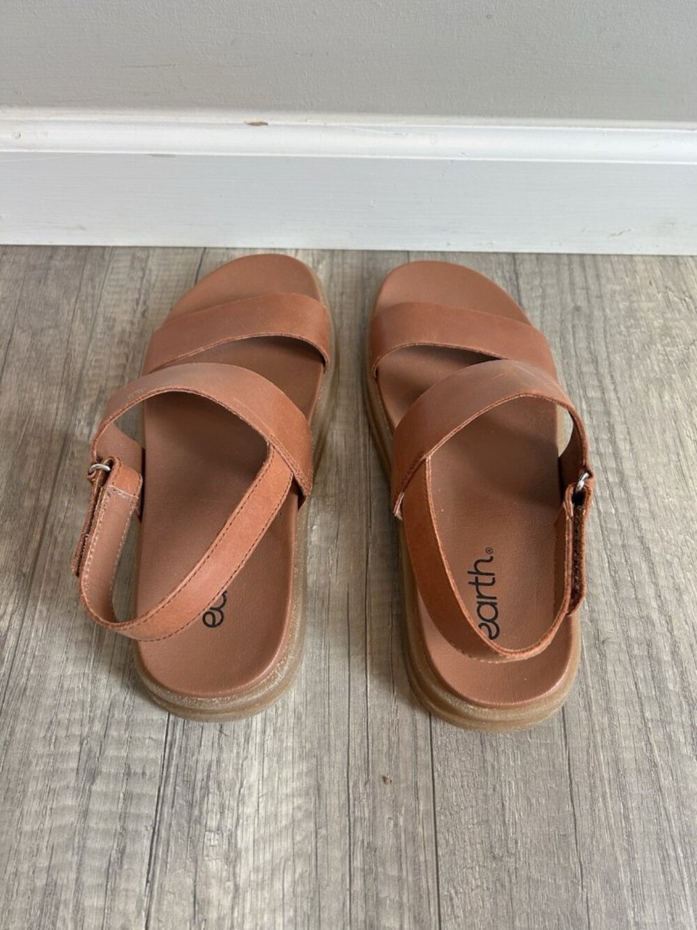 Earth Women's Leah Round Toe Strappy Casual Flat Sandals Brown 210 8M - Picture 12 of 16